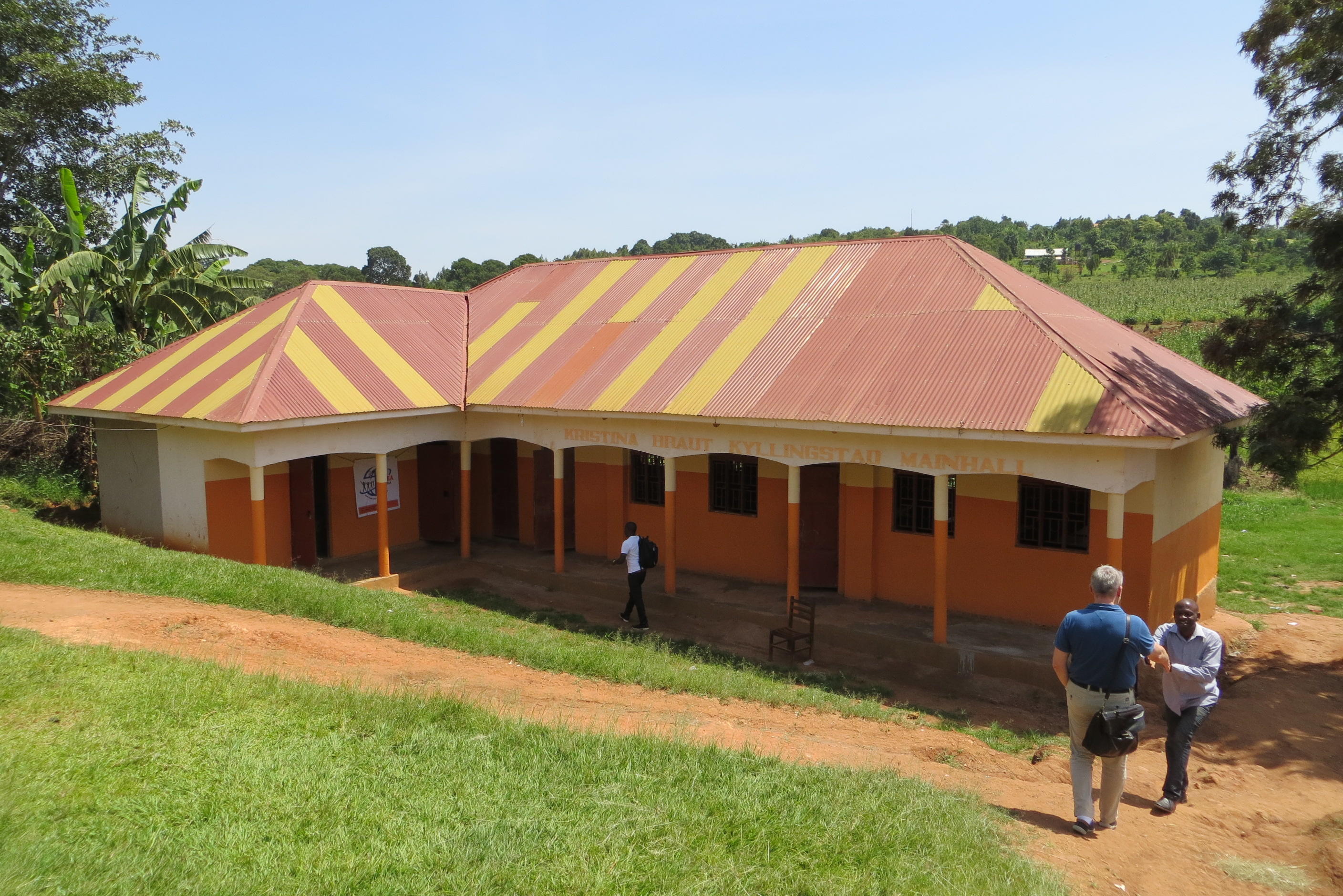 Neda Uganda_Christilna Kyllingsatd school